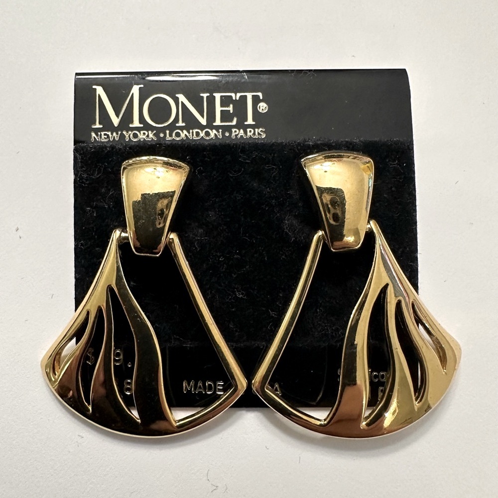VNT Monet 51852 Gold-Tone Earrings